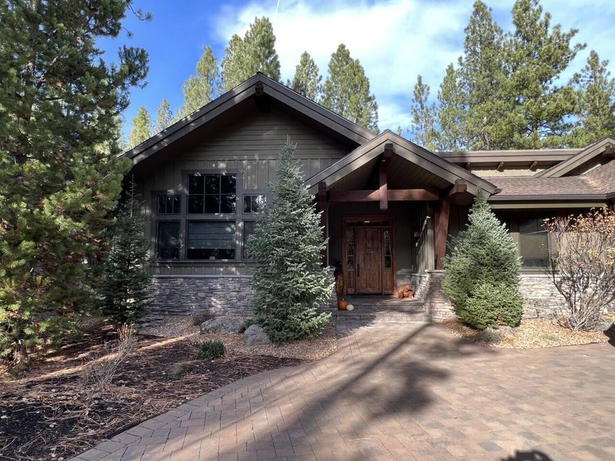 Beautiful single level home, located next to National Forest!