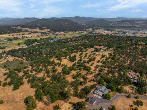 Tiny photo for 6048 Tolo Road, Central Point, OR 97502 (MLS # 220211709)