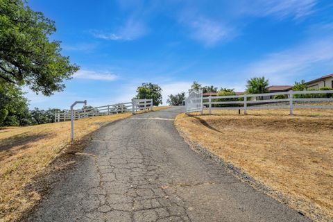 Tiny photo for 6048 Tolo Road, Central Point, OR 97502 (MLS # 220211709)