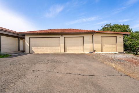 Tiny photo for 6048 Tolo Road, Central Point, OR 97502 (MLS # 220211709)