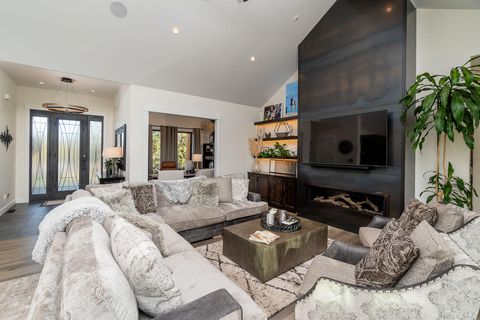 Tiny photo for 62825 Montara Drive, Bend, OR 97701 (MLS # 220202320)