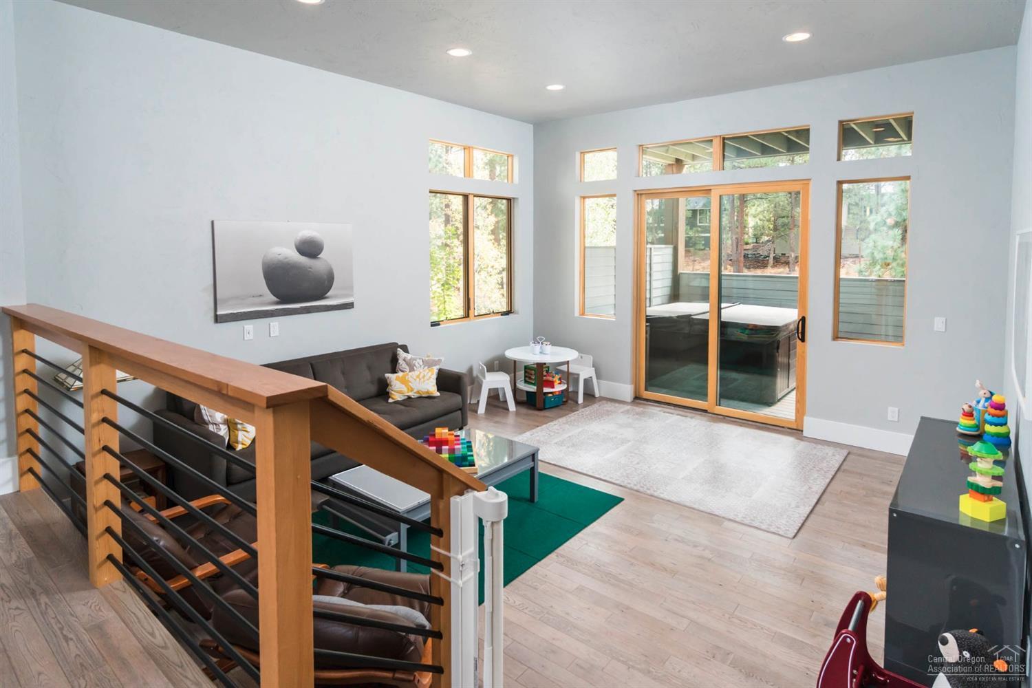 Skyliner Summit - Residential