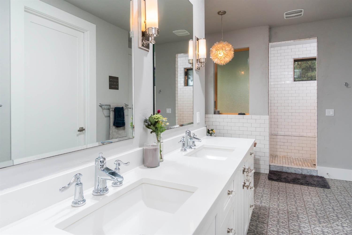 Skyliner Summit - Residential