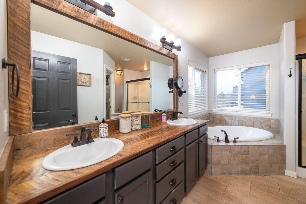 Jonahs Landing - Residential