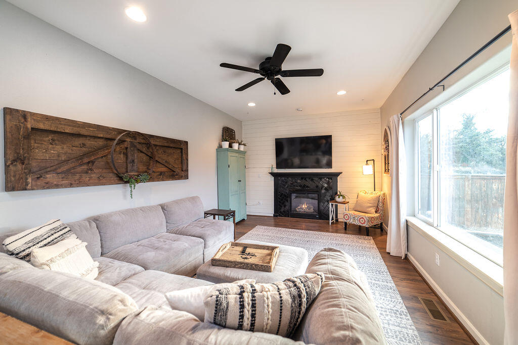 Jonahs Landing - Residential