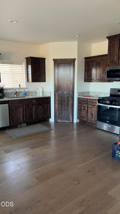 Tiny photo for 898 SE Strawberry Lane, Madras, OR 97741 (MLS # 220224498)