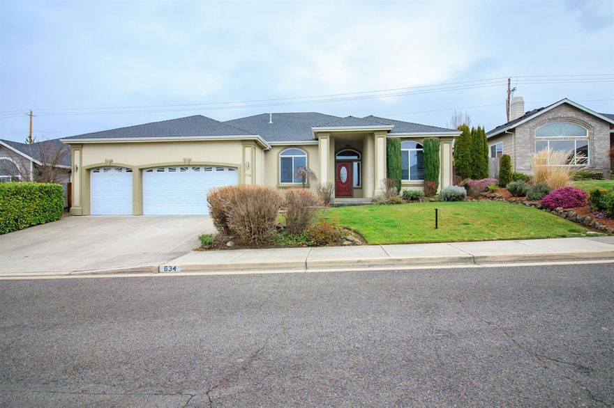 Beautiful 4 BR, 2 Bath home in newer E. Medford neighborhood. The open floor plan is wonderful for entertaining. The house has been freshly painted inside & out, and the Kitchen was completely re-modeled 3 years ago with new cabinets, appliances, leathered granite countertops, and a walk-in pantry. The master bedroom/bathroom just had a $30k remodel in 2017, including a large tiled shower, soaking tub, and leathered granite countertops. The extra large 3-car garage has an epoxy painted floor, and a finished 200 sq ft overhead storage area. New ultra-efficient Hybrid HVAC system installed August 2017. Come take a look, you won't be disappointed.