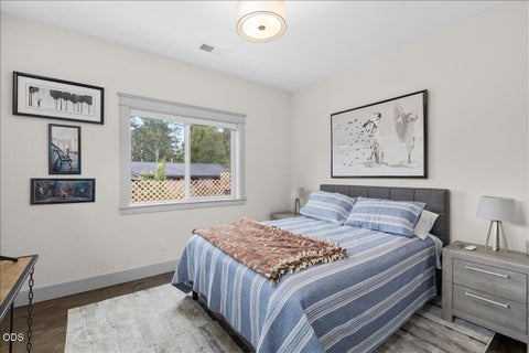 Tiny photo for 48 Black Oak Drive, Medford, OR 97504 (MLS # 220225740)