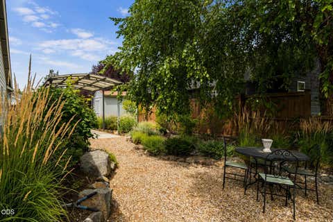 Tiny photo for 63152 Watercress Way, Bend, OR 97701 (MLS # 220227332)