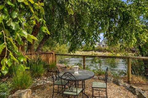 Tiny photo for 63152 Watercress Way, Bend, OR 97701 (MLS # 220227332)