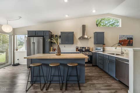 Tiny photo for 63152 Watercress Way, Bend, OR 97701 (MLS # 220227332)