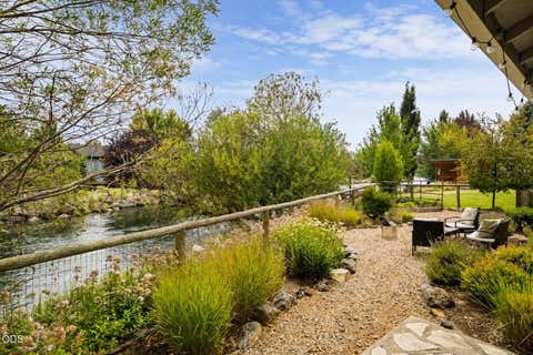 Tiny photo for 63152 Watercress Way, Bend, OR 97701 (MLS # 220227332)