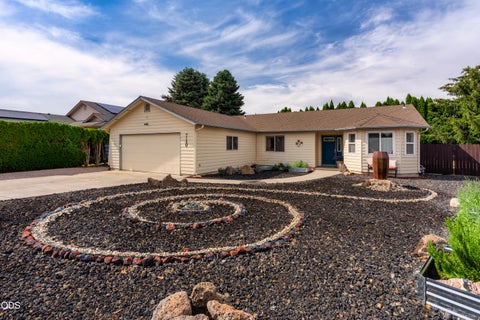 Tiny photo for 710 NW 21st Court, Redmond, OR 97756 (MLS # 220224156)
