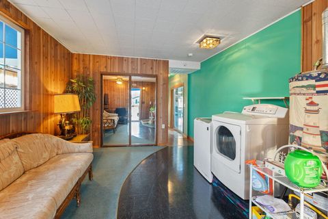 Tiny photo for 1067 SE Ashley Place, Grants Pass, OR 97526 (MLS # 220212576)