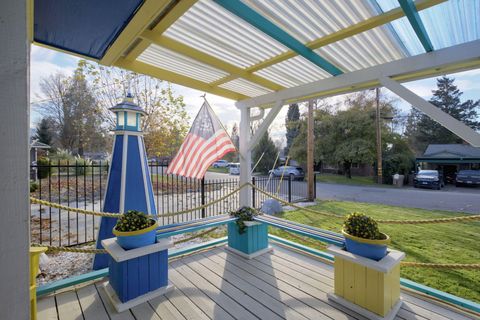 Tiny photo for 1067 SE Ashley Place, Grants Pass, OR 97526 (MLS # 220212576)