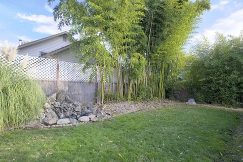Tiny photo for 1067 SE Ashley Place, Grants Pass, OR 97526 (MLS # 220212576)