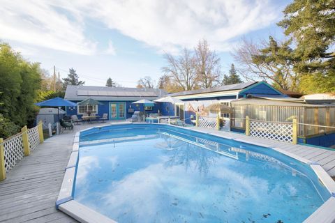 Tiny photo for 1067 SE Ashley Place, Grants Pass, OR 97526 (MLS # 220212576)