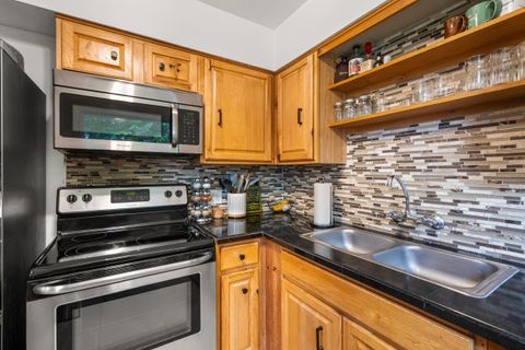 Tiny photo for 1516 Wilson Place, Medford, OR 97504 (MLS # 220220020)