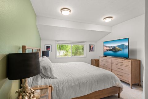 Tiny photo for 1516 Wilson Place, Medford, OR 97504 (MLS # 220220020)