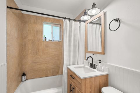 Tiny photo for 1516 Wilson Place, Medford, OR 97504 (MLS # 220220020)