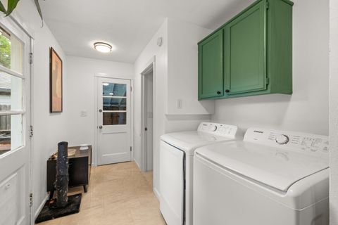 Tiny photo for 1516 Wilson Place, Medford, OR 97504 (MLS # 220220020)