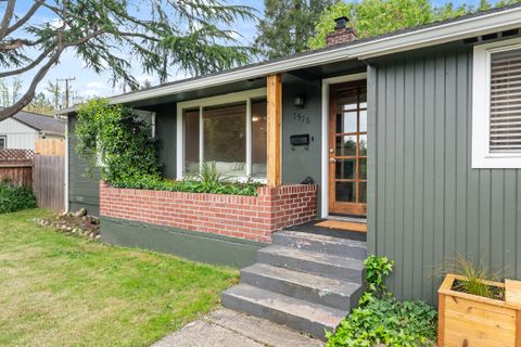 Tiny photo for 1516 Wilson Place, Medford, OR 97504 (MLS # 220220020)