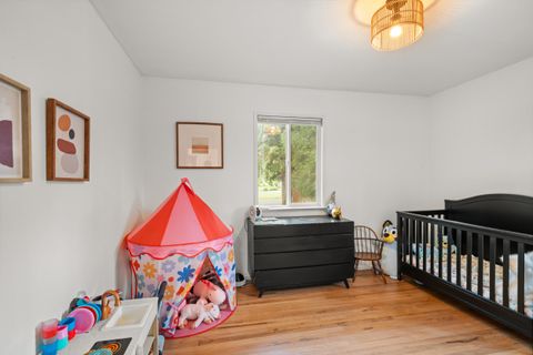 Tiny photo for 1516 Wilson Place, Medford, OR 97504 (MLS # 220220020)