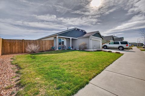 Tiny photo for 1225 NW Willow Parkway Road, Madras, OR 97741 (MLS # 220217489)