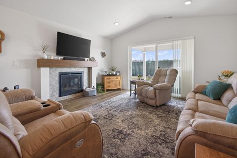 Tiny photo for 1225 NW Willow Parkway Road, Madras, OR 97741 (MLS # 220217489)