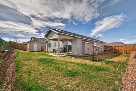 Tiny photo for 1225 NW Willow Parkway Road, Madras, OR 97741 (MLS # 220217489)