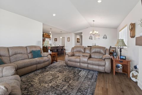 Tiny photo for 1225 NW Willow Parkway Road, Madras, OR 97741 (MLS # 220217489)