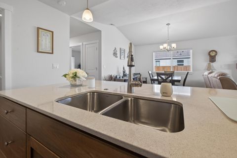 Tiny photo for 1225 NW Willow Parkway Road, Madras, OR 97741 (MLS # 220217489)