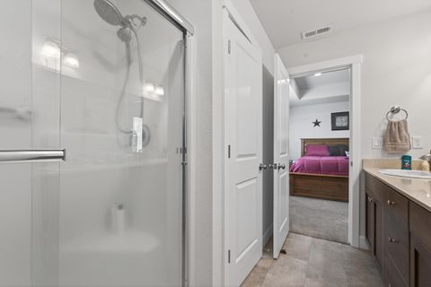 Tiny photo for 1225 NW Willow Parkway Road, Madras, OR 97741 (MLS # 220217489)