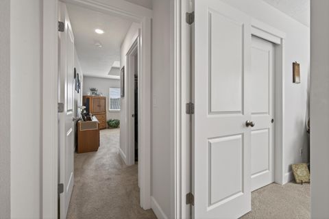 Tiny photo for 1225 NW Willow Parkway Road, Madras, OR 97741 (MLS # 220217489)