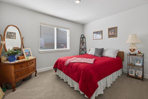 Tiny photo for 1225 NW Willow Parkway Road, Madras, OR 97741 (MLS # 220217489)