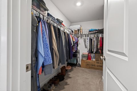 Tiny photo for 1225 NW Willow Parkway Road, Madras, OR 97741 (MLS # 220217489)