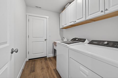 Tiny photo for 1225 NW Willow Parkway Road, Madras, OR 97741 (MLS # 220217489)