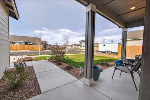 Tiny photo for 1225 NW Willow Parkway Road, Madras, OR 97741 (MLS # 220217489)