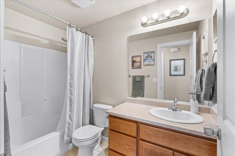 Tiny photo for 2491 Destiny Lane, Medford, OR 97501 (MLS # 220212359)