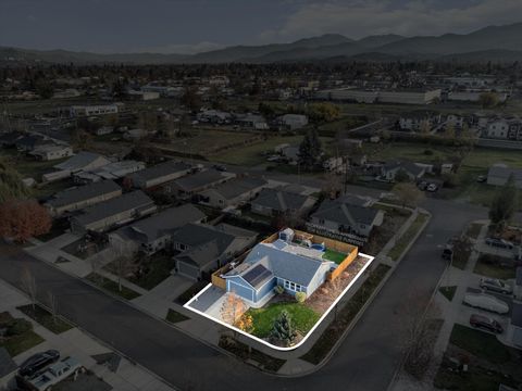 Tiny photo for 2491 Destiny Lane, Medford, OR 97501 (MLS # 220212359)