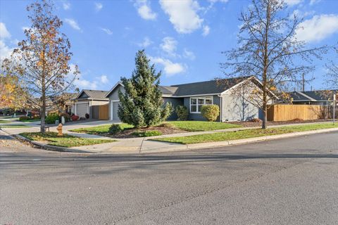 Tiny photo for 2491 Destiny Lane, Medford, OR 97501 (MLS # 220212359)