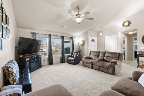 Tiny photo for 2491 Destiny Lane, Medford, OR 97501 (MLS # 220212359)