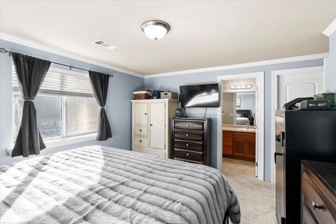 Tiny photo for 2491 Destiny Lane, Medford, OR 97501 (MLS # 220212359)