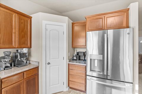 Tiny photo for 2491 Destiny Lane, Medford, OR 97501 (MLS # 220212359)