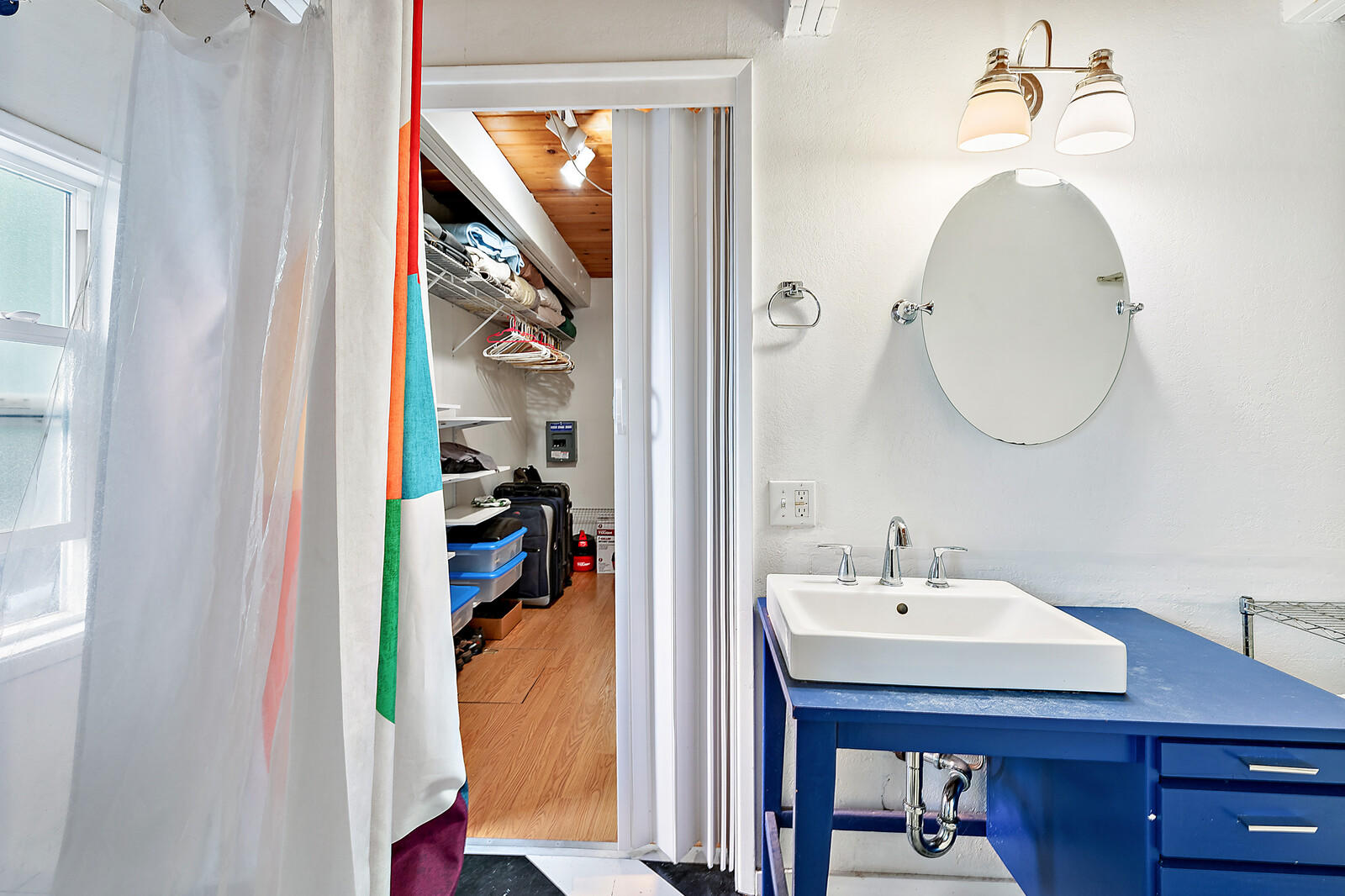 Country Club Manor - Residential