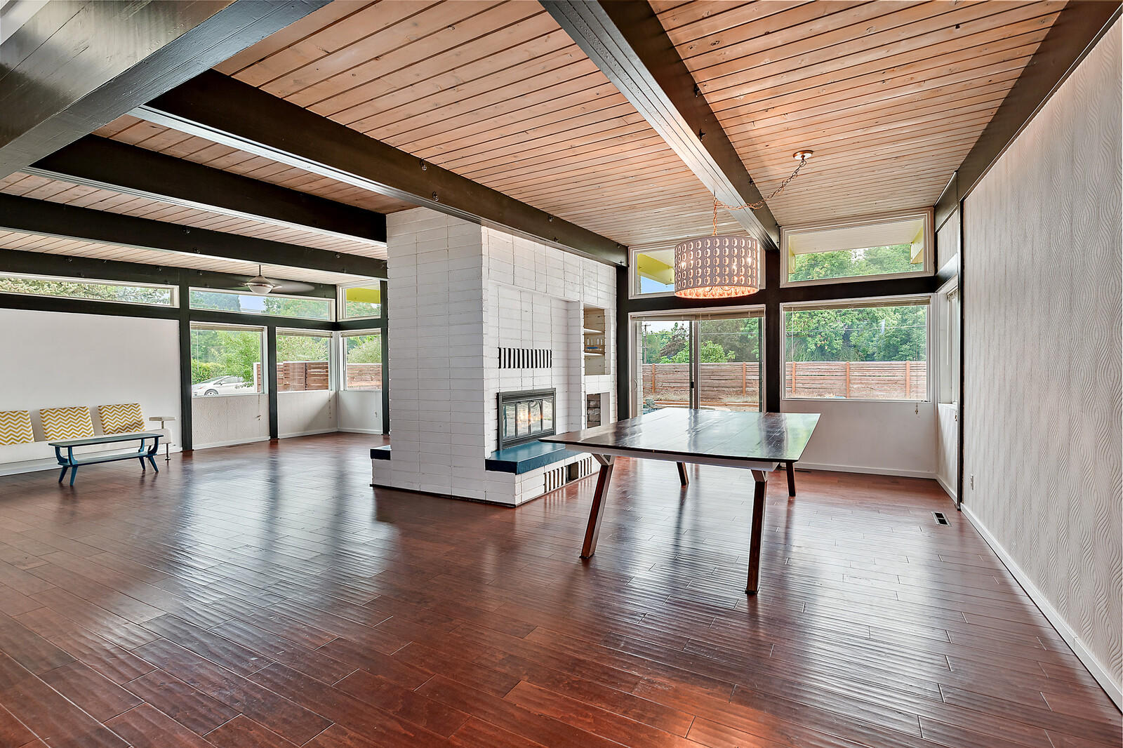 Country Club Manor - Residential