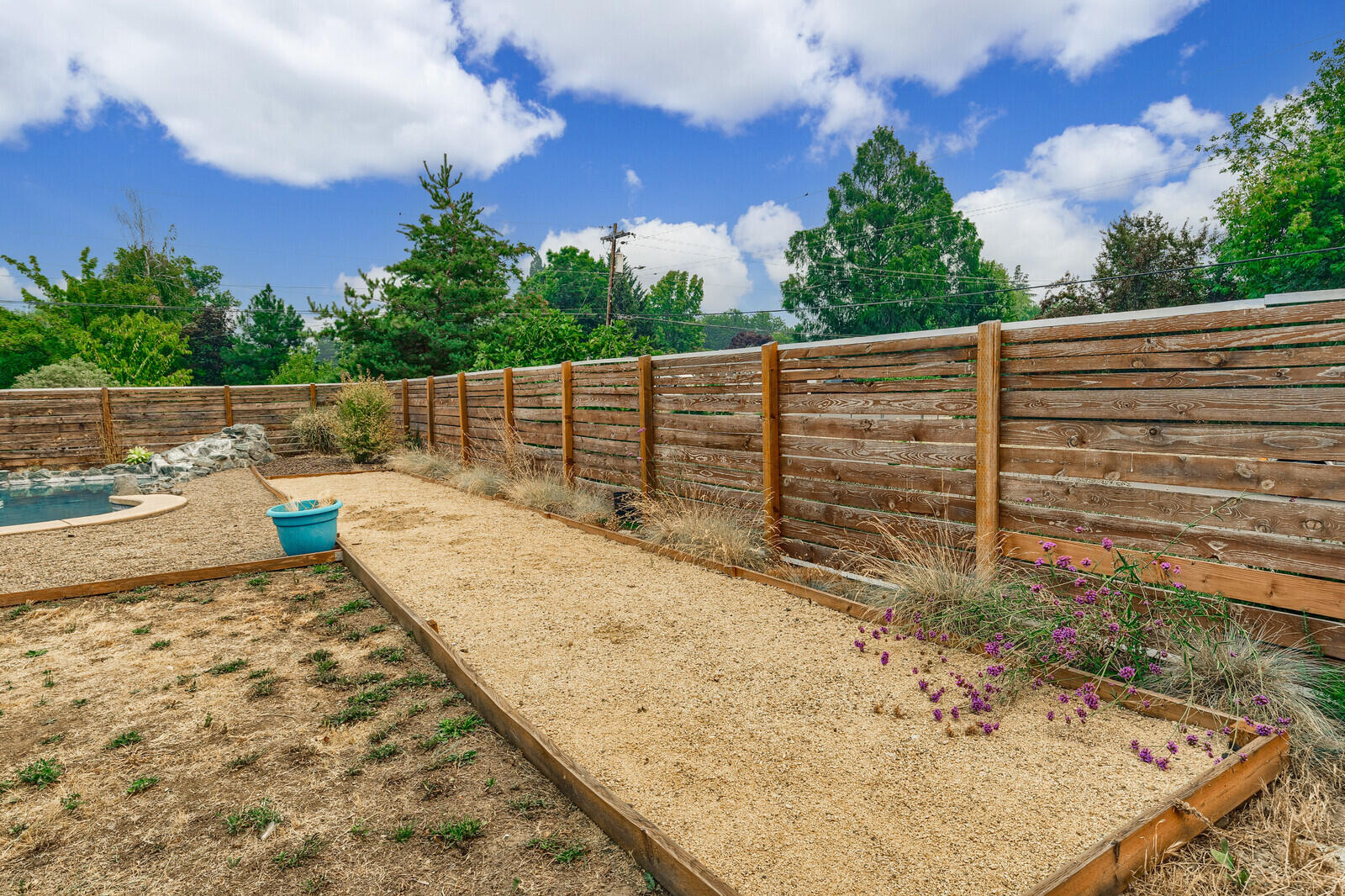 Country Club Manor - Residential