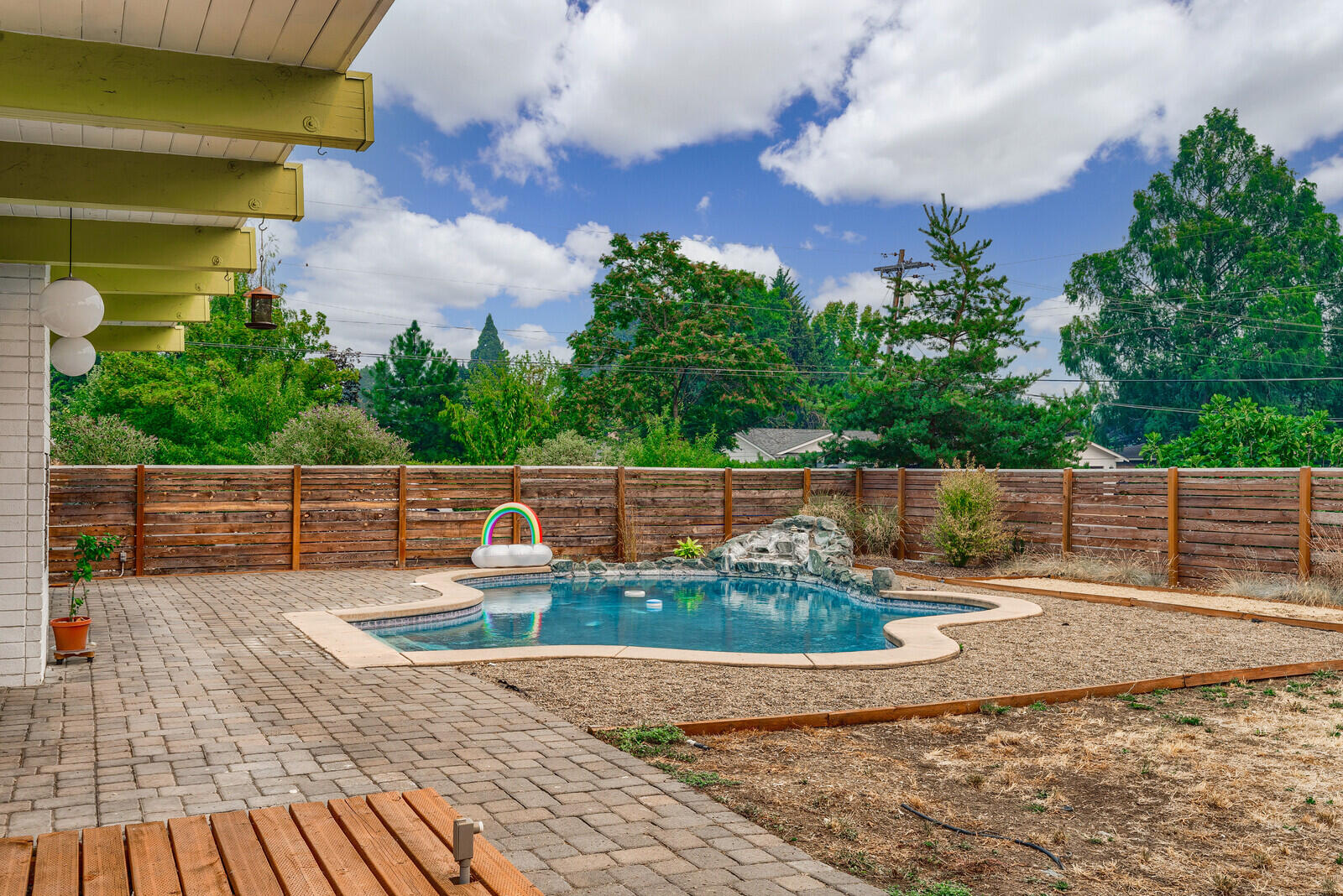 Country Club Manor - Residential