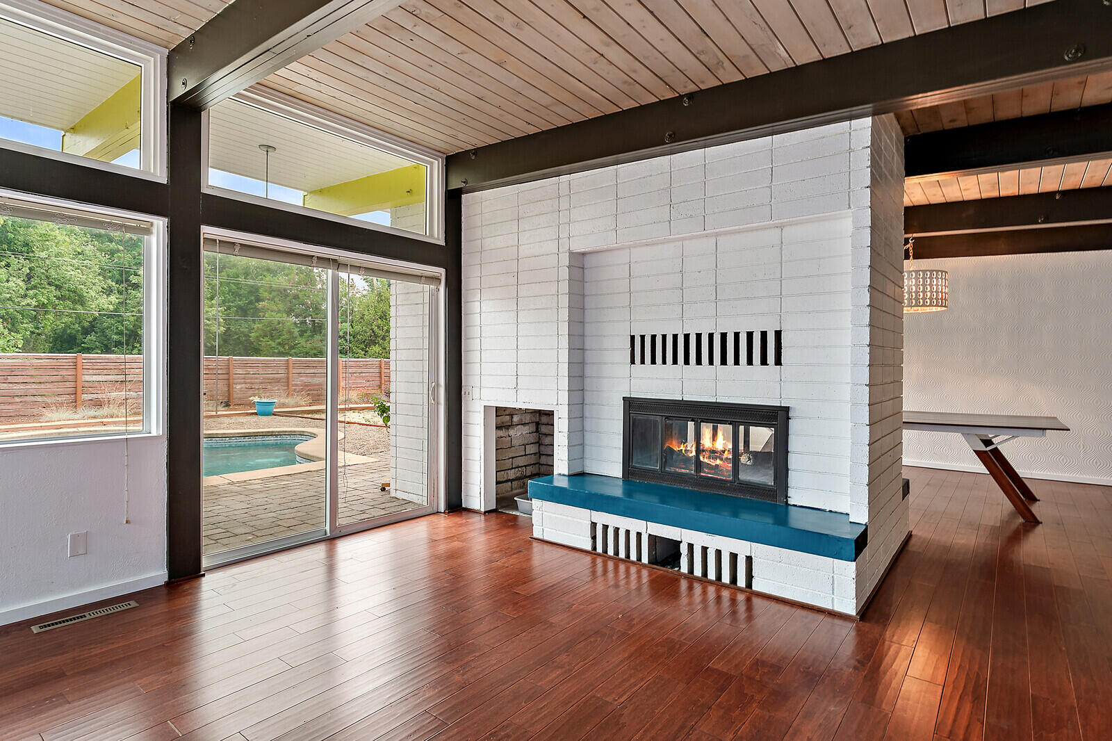 Country Club Manor - Residential