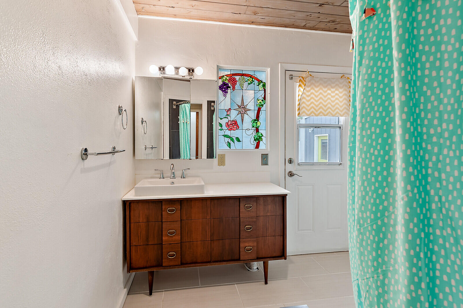 Country Club Manor - Residential